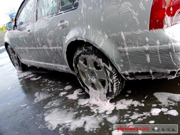新纳米涂层技术让汽车告别洗车,第2张